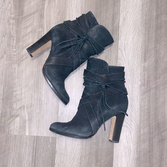 Vince Camuto | Shoes | Charisa Vince 